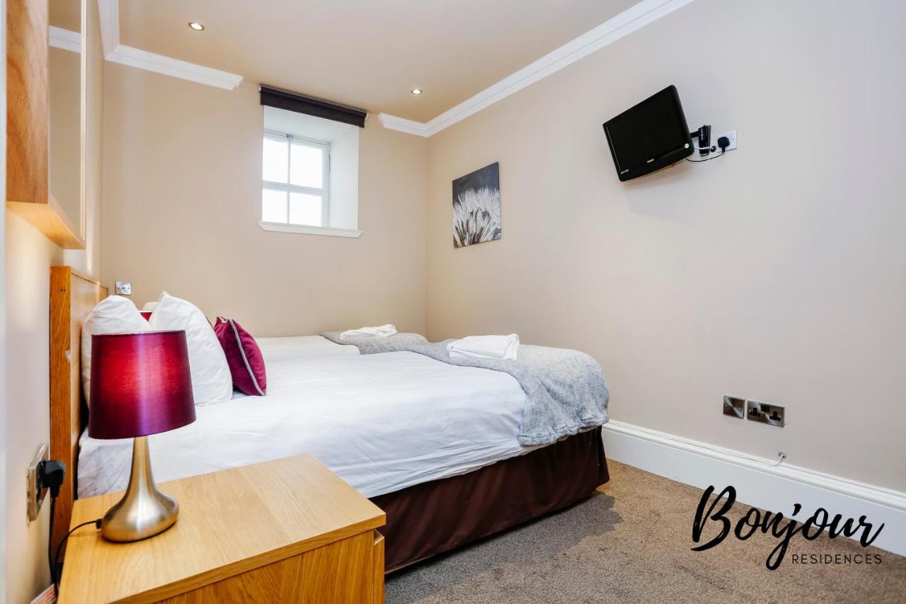 Montmartre - New Town 3br-3ba Main Door - By Bonjour Residences * Edinburgh