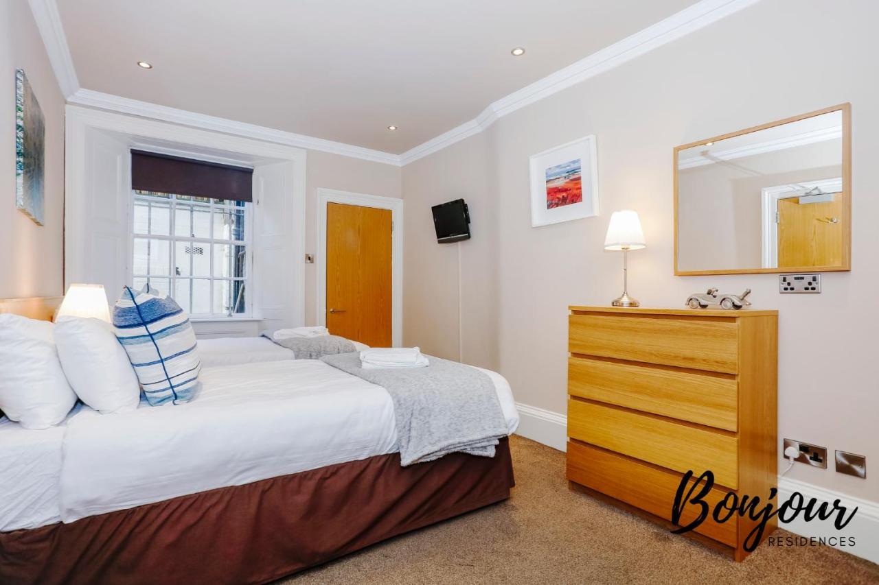 Apartment Montmartre - New Town 3br-3ba Main Door - By Bonjour Residences