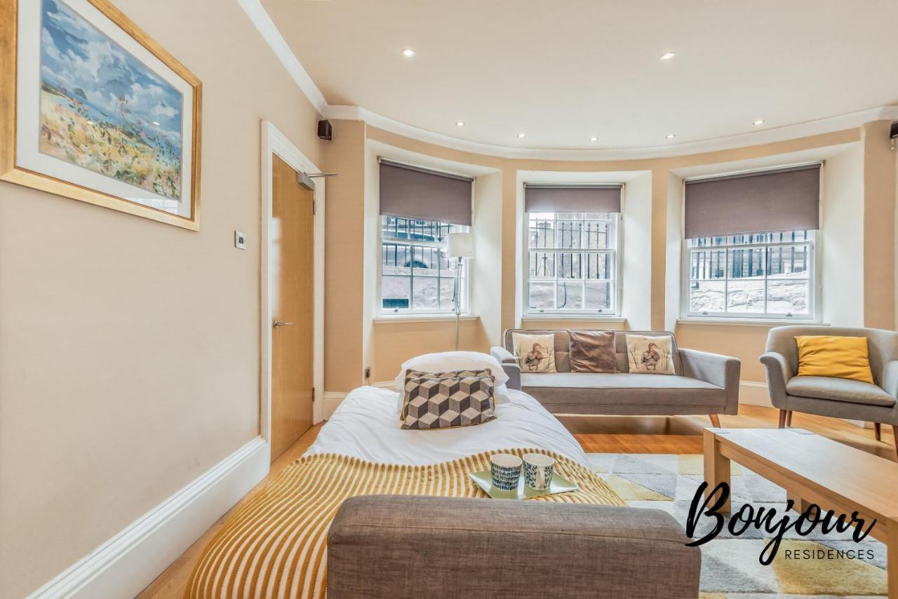 Montmartre - New Town 3br-3ba Main Door - By Bonjour Residences Edinburgh