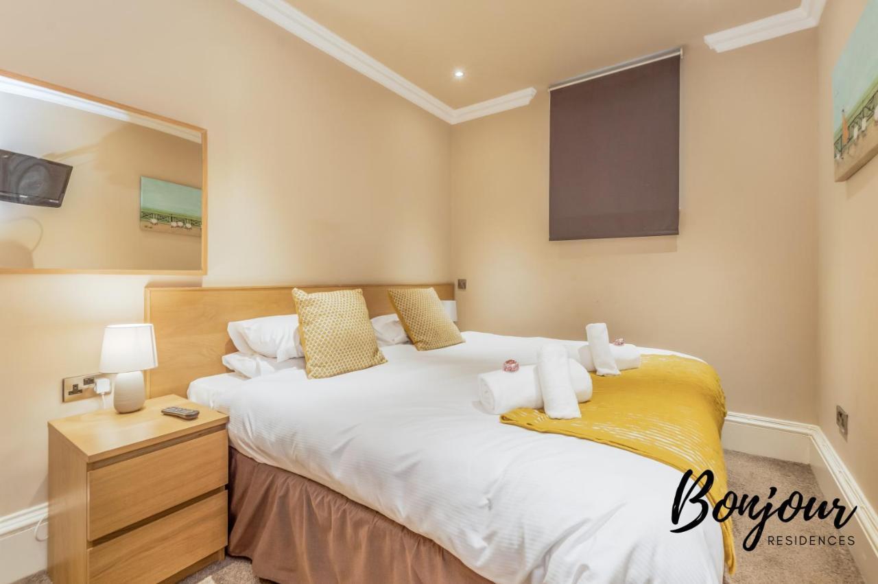 Montmartre - New Town 3br-3ba Main Door - By Bonjour Residences Apartment *
