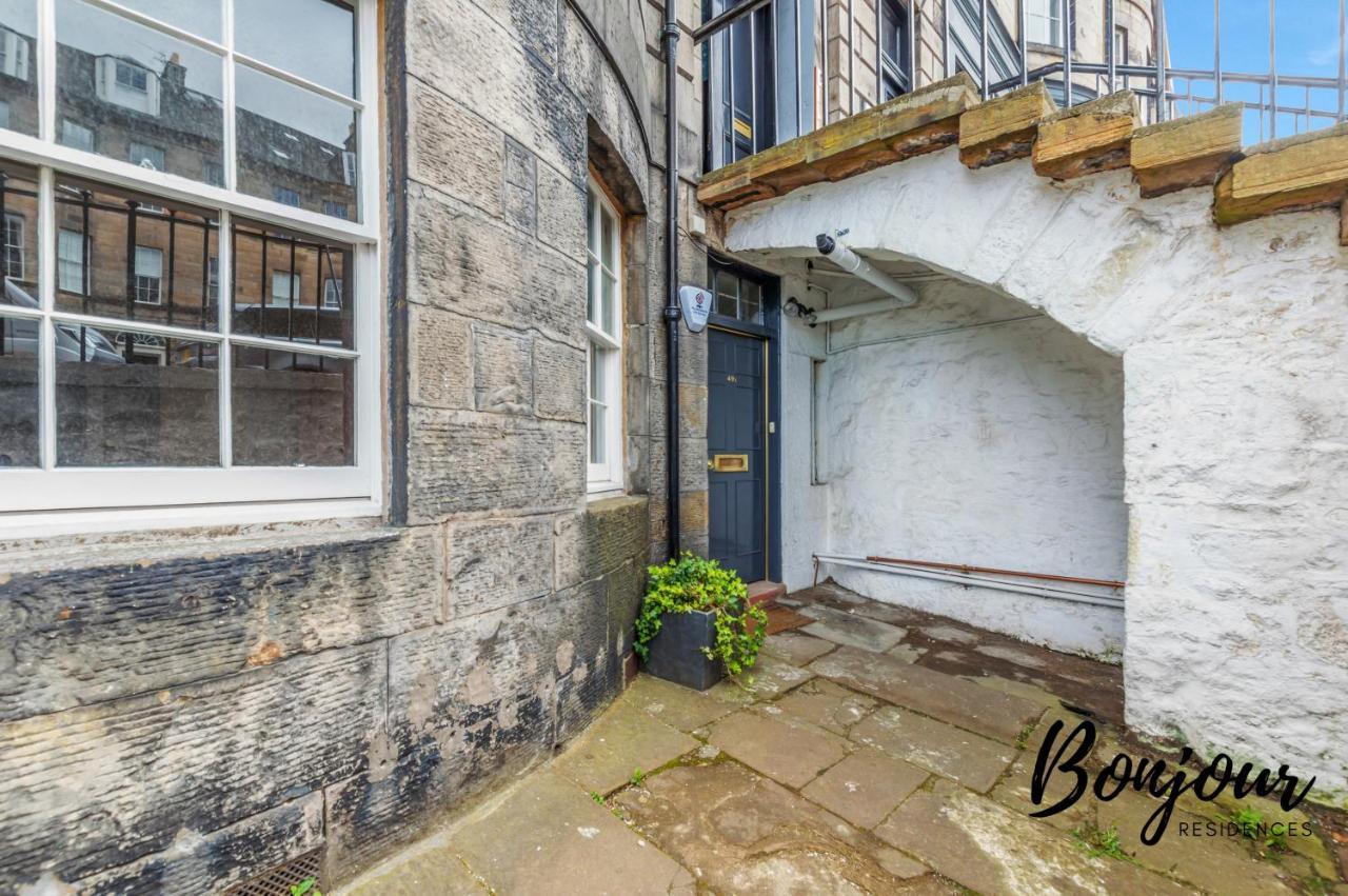 Montmartre - New Town 3br-3ba Main Door - By Bonjour Residences Apartment