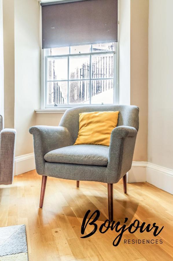 Montmartre - New Town 3br-3ba Main Door - By Bonjour Residences Edinburgh